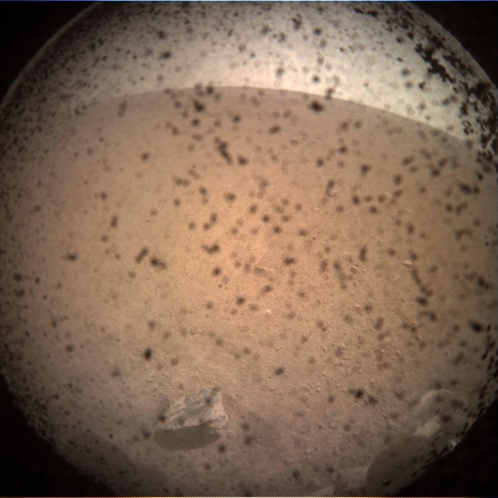 Первый снимок с поверхности Марса